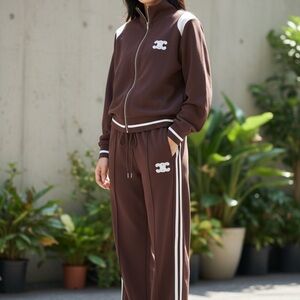 Fashion Joggers with Off White Accents